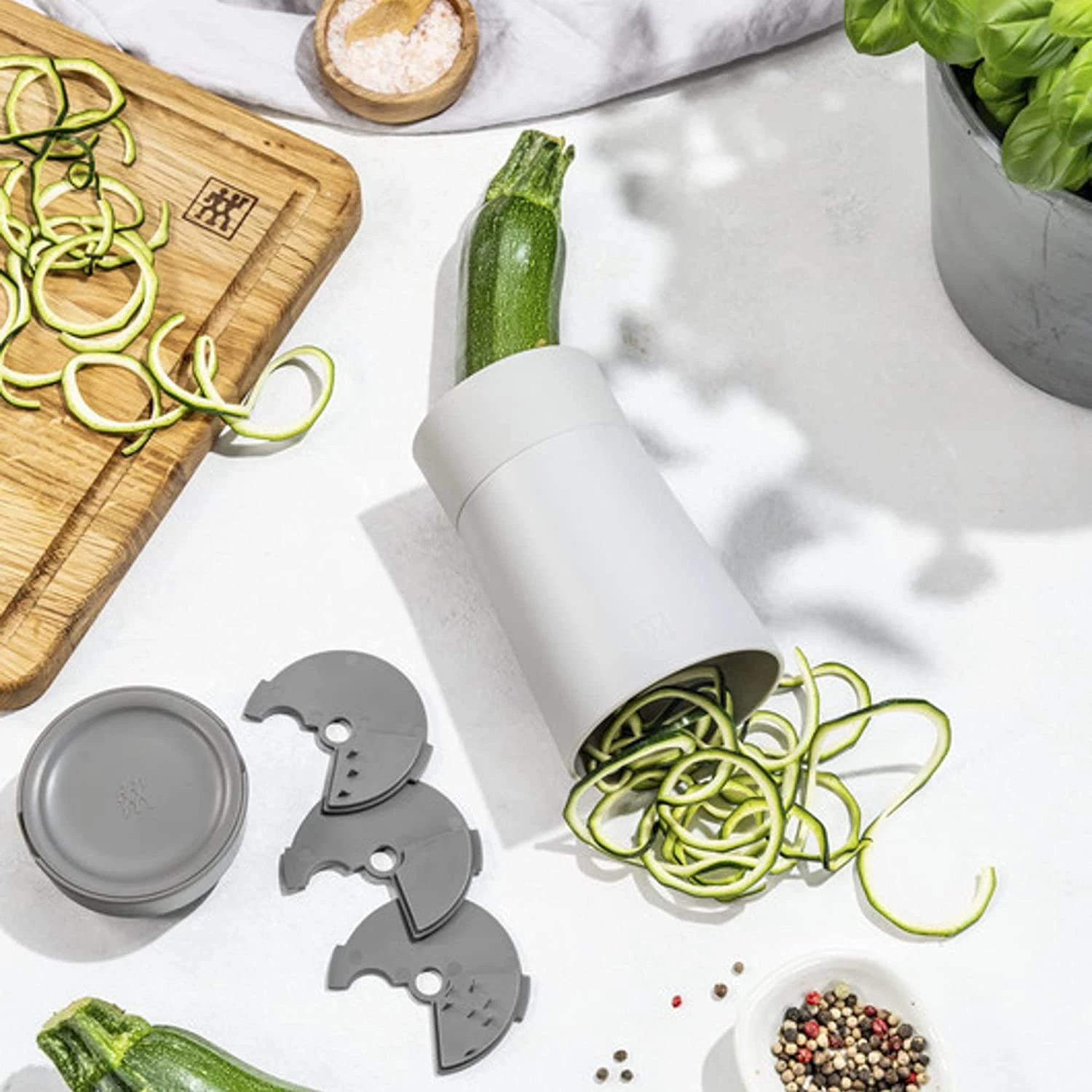 Zwilling Z-Cut Spiralizer, Grey 5 Zwilling Z-Cut Spiralizer, Grey - Image 3