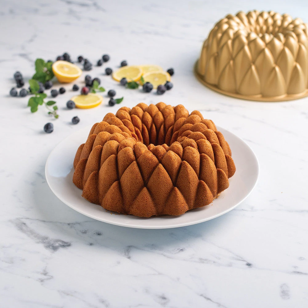 Nordicware Kaleidoscope Bundt® Pan 6 Nordicware Kaleidoscope Bundt® Pan - Image 4