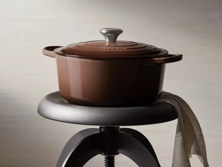 Le Creuset Signature 7.25 Quart Round Dutch Oven 12 Le Creuset Signature 7.25 Quart Round Dutch Oven - Image 10